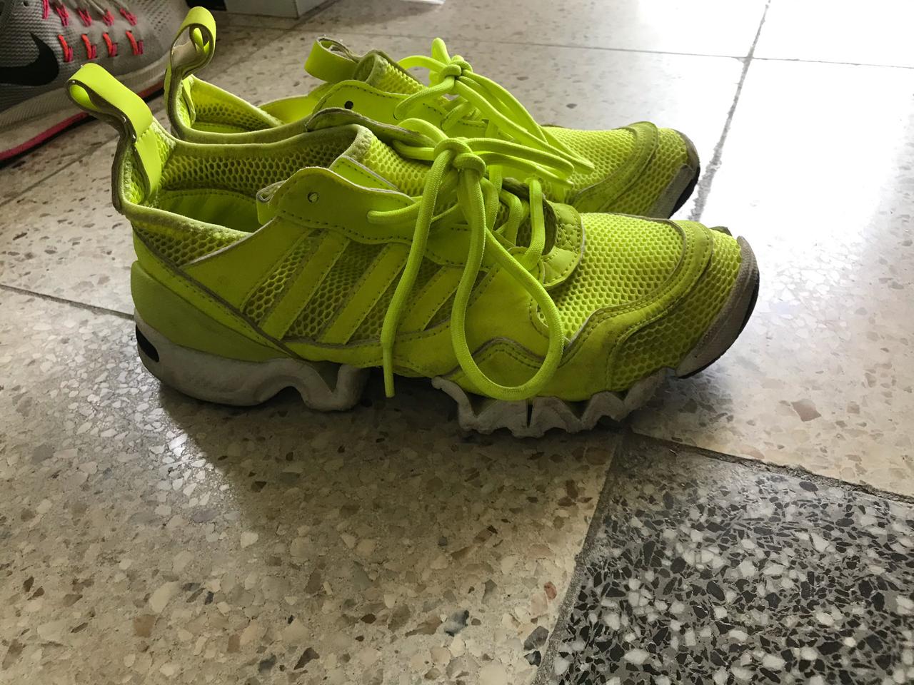 아디다스 운동화