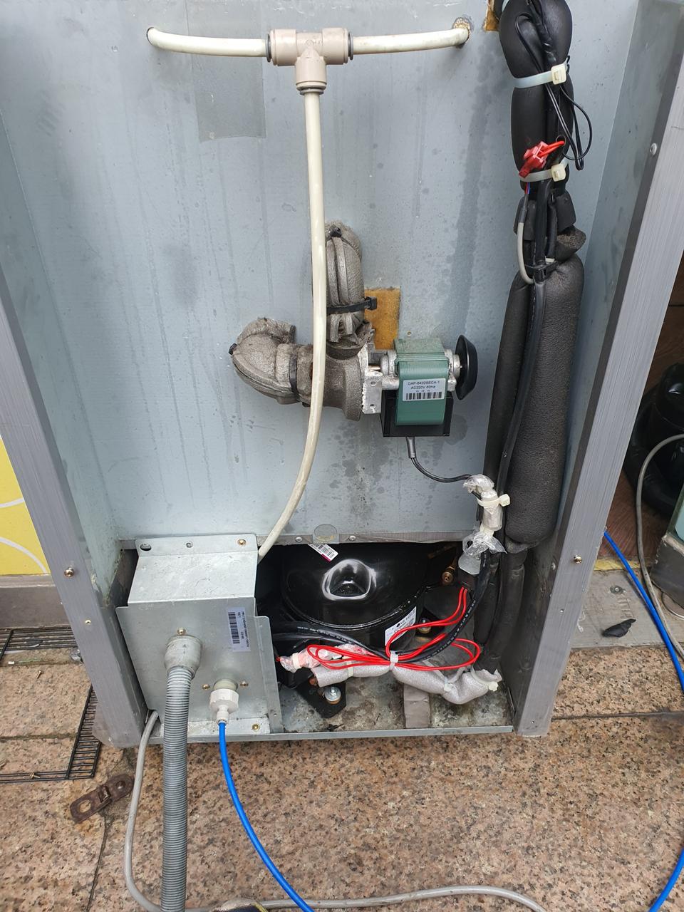 제빙기수리 이전설치 업소용냉장고수리 반찬냉장고수리 