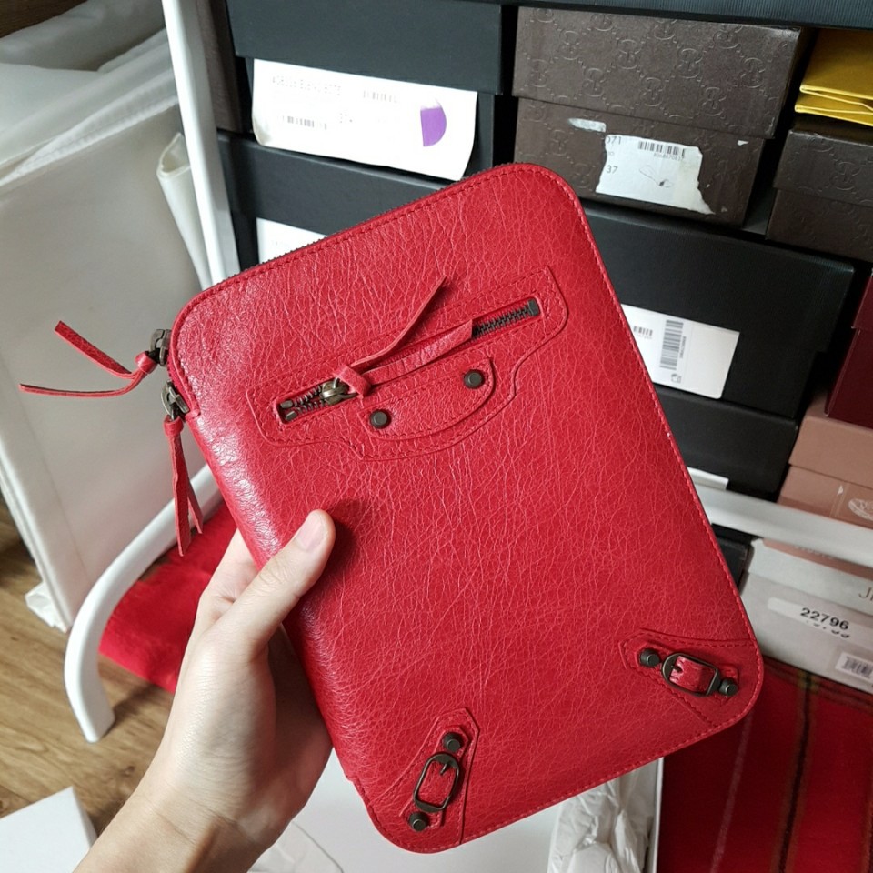 sale 정품) 발렌시아가 태블릿 아이패드 케이스 클러치백