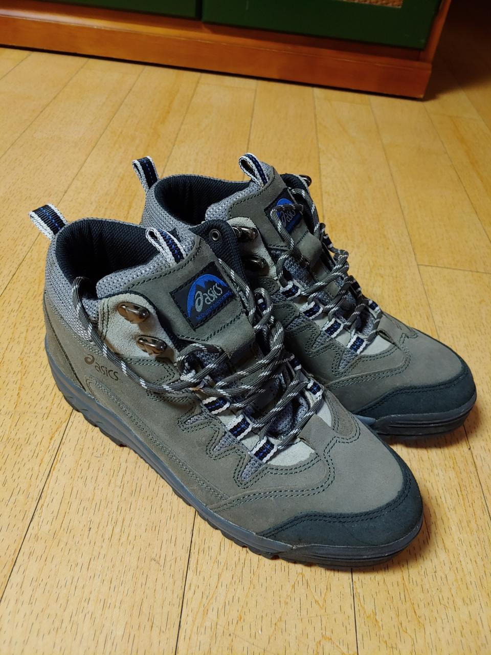 아식스 등산화 270mm팝니다(새상품)
