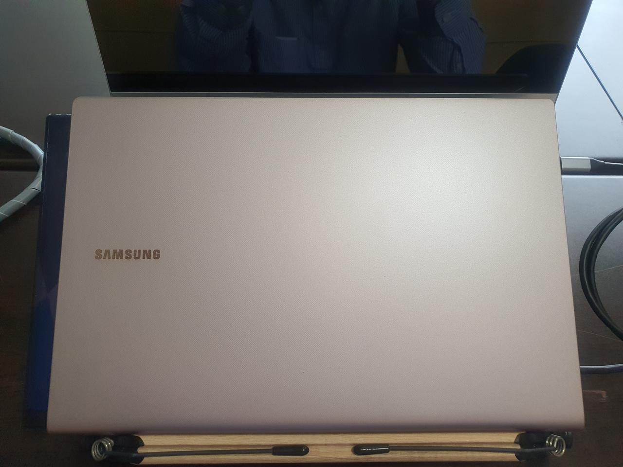 갤럭시북S lte 256g 얼씨골드