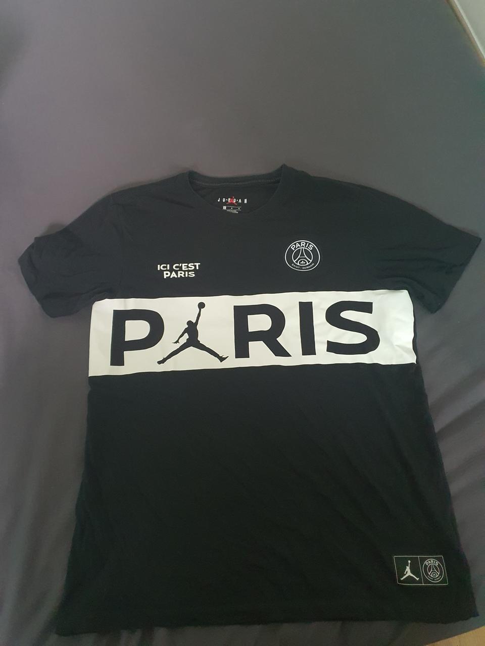 PSG 반팔 L 급처합니다!