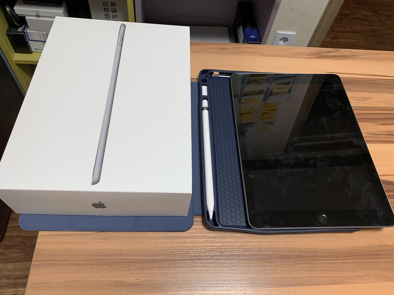 [풀박스] + 아이패드 (6세대) 128g wifi + 커버 + 펜슬 개봉만한거 처분