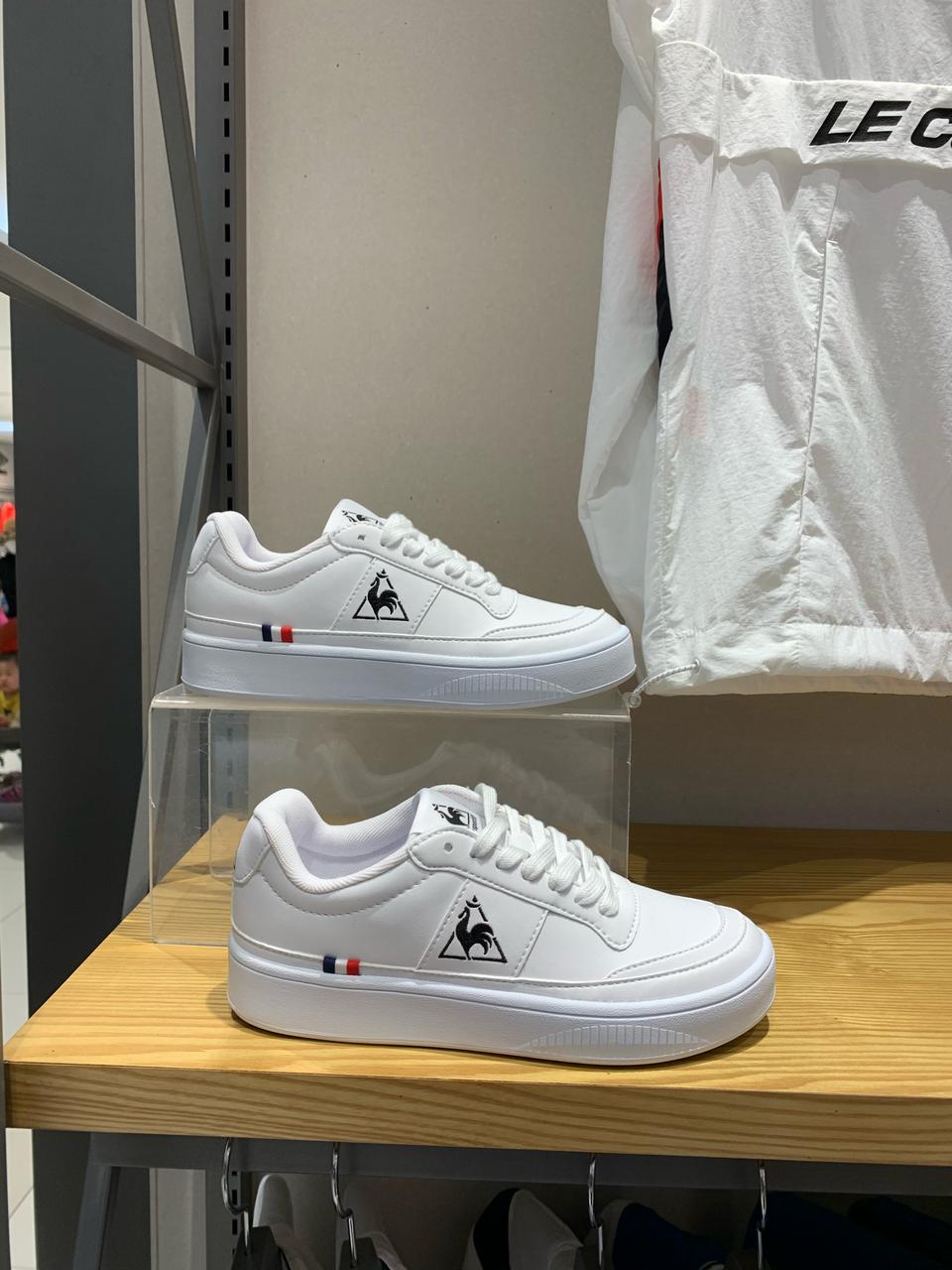 정품 르꼬끄 신발 여자운동화 235사이즈