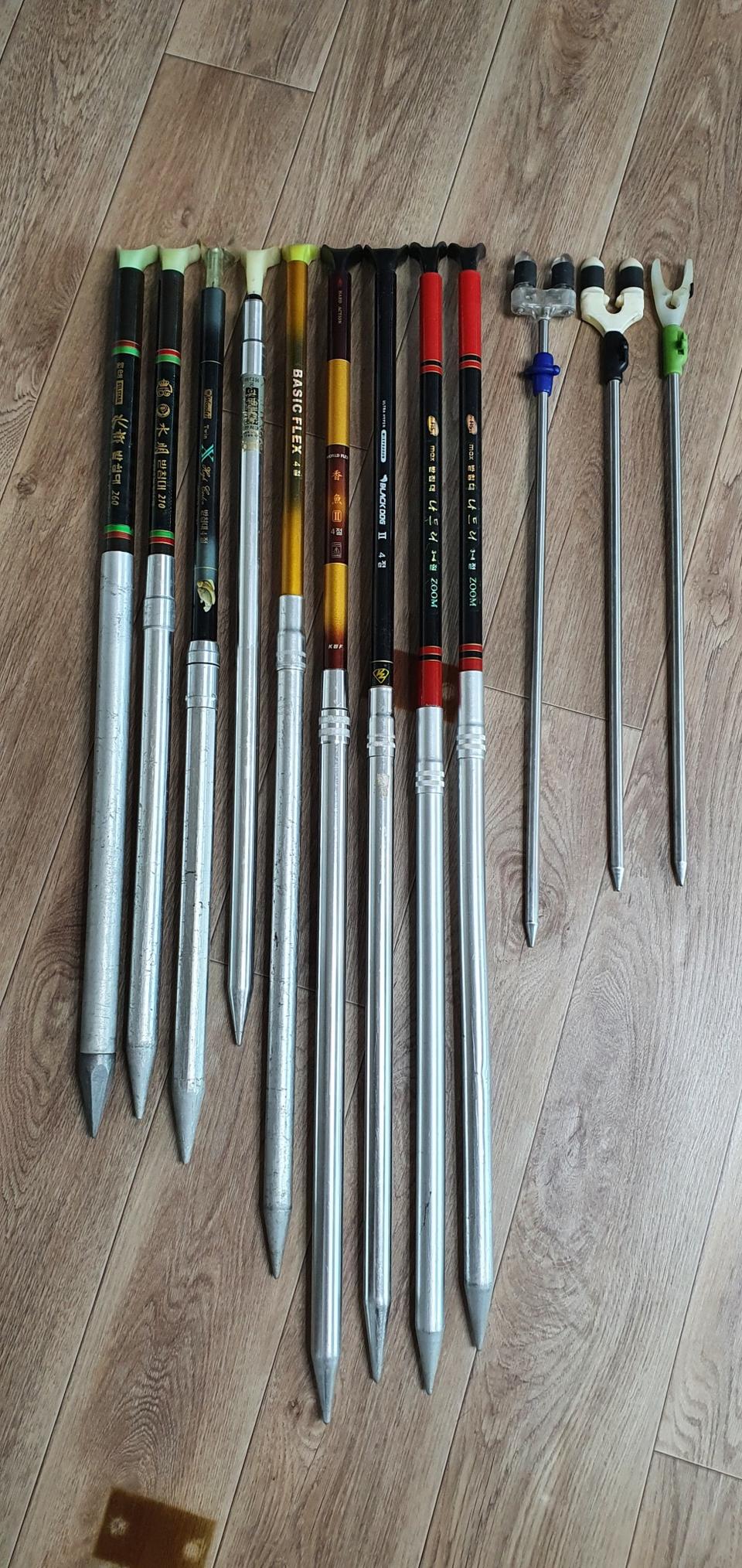 민물낚시 받침대 처분합니다