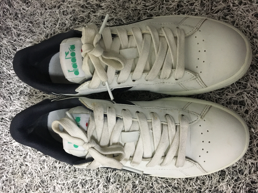 240 디아도라 스니커즈