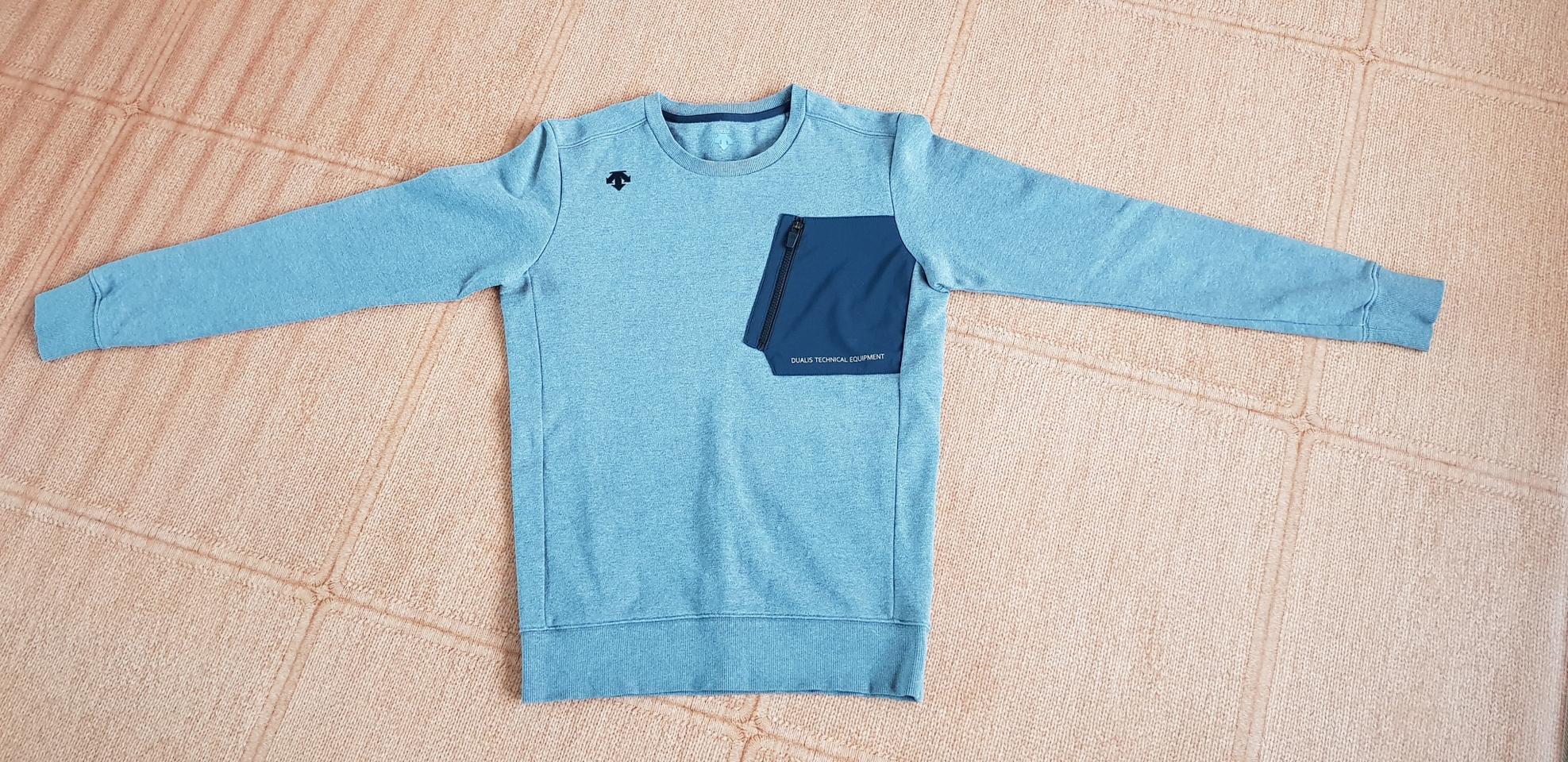 데상트 맨투맨 팝니다 / 90