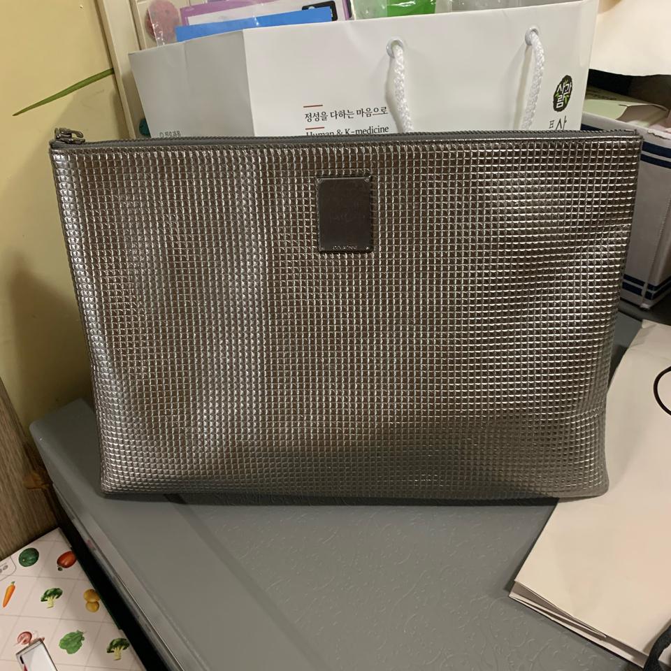 쿠론 실버 클러치