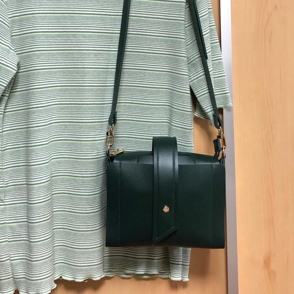 앤딜로즈(라비앤로즈)가방 크로스백 미니백 데일리백 그린