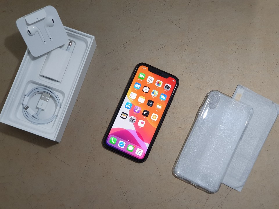 아이폰11 블랙 128기가 핸드폰 판매합니다