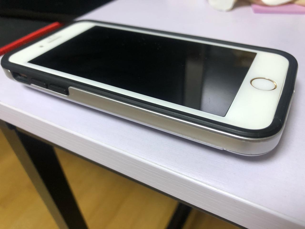 아이폰8 배터리케이스 팝니다