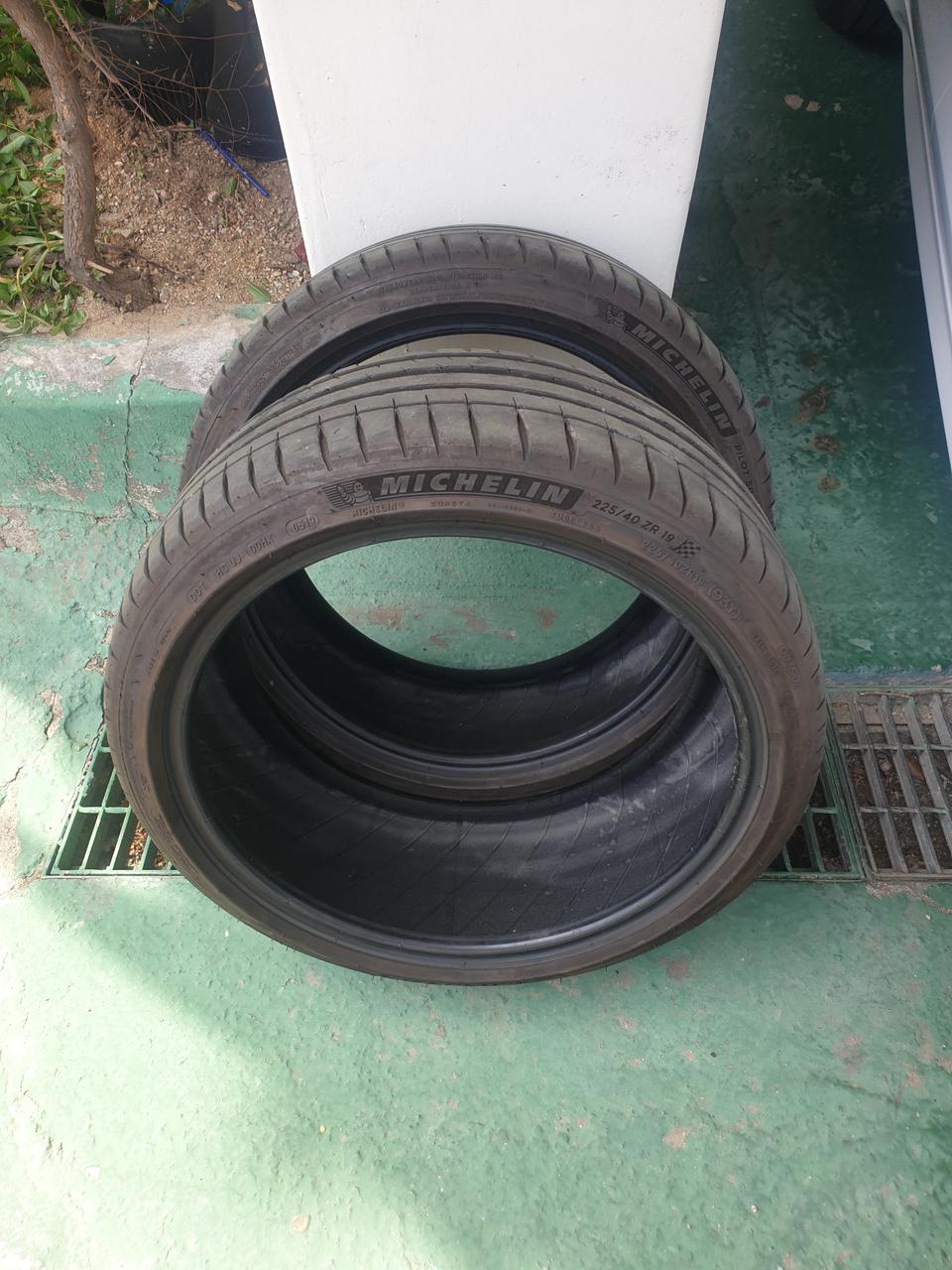 미쉐린 ps4 225 40 19 두개