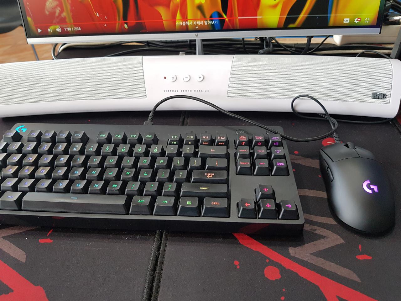 로지텍 g pro키보드+ pro wireless마우스 세트로 팝니다.