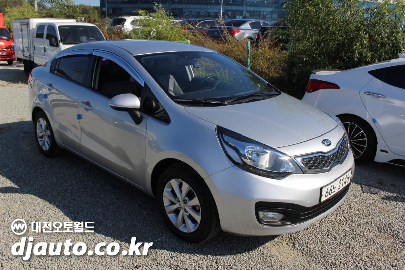기아 올 뉴 프라이드 4DR(세단) 1.4 MPi 디럭스