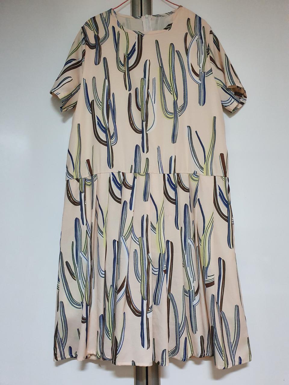 선인장 무늬 원피스