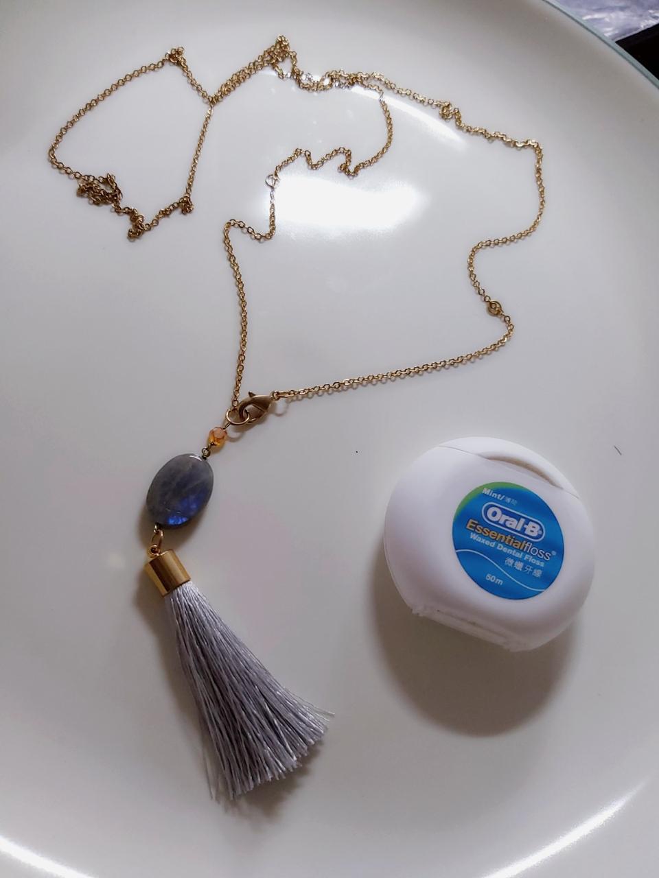 레브라도(원석) 회색수술 목걸이