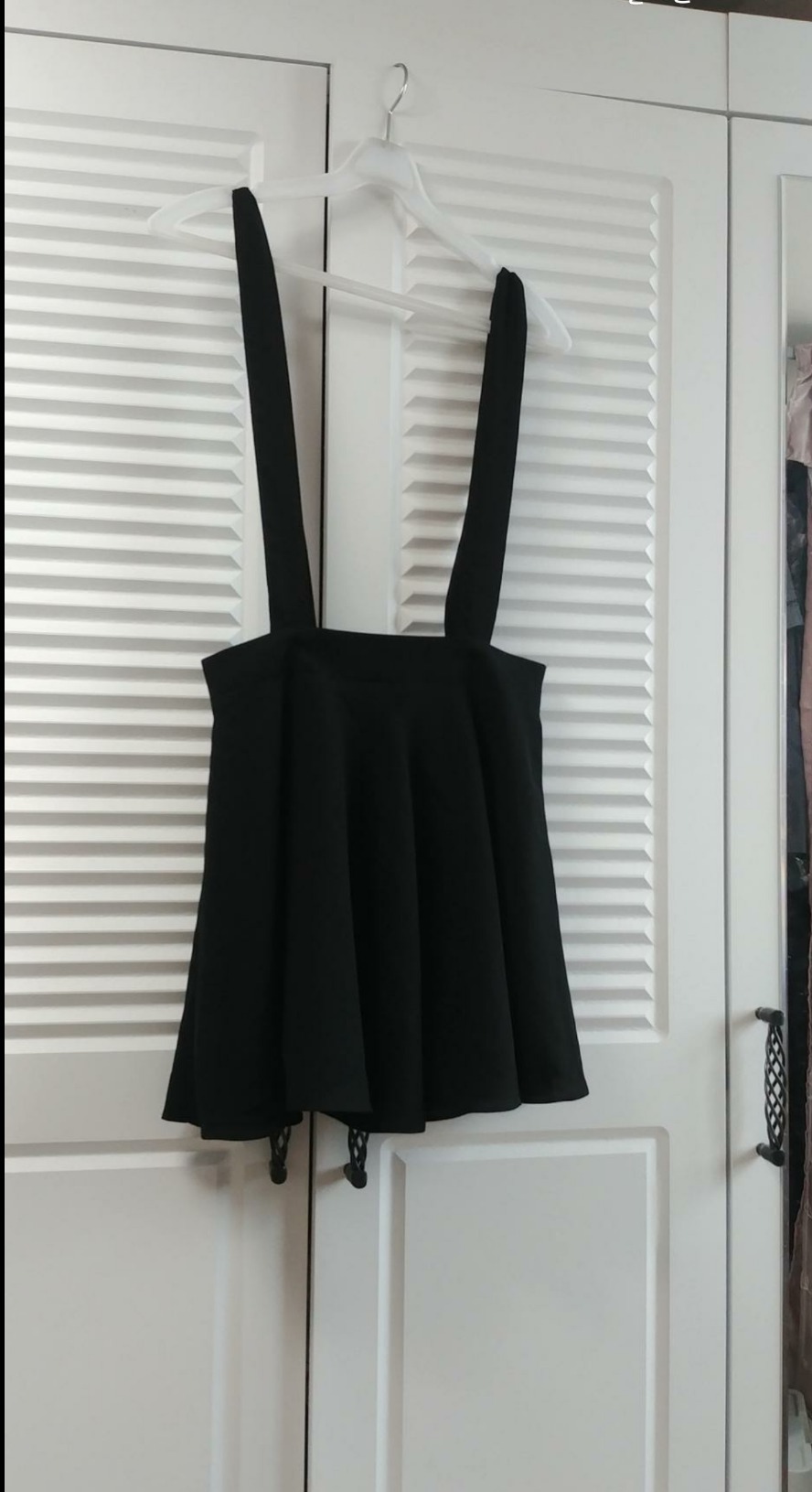 멜빵탈부착 플레어스커트