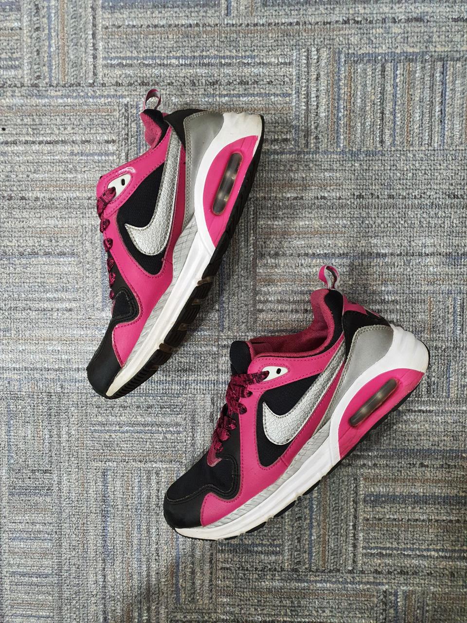 나이키 에어맥스 블랙 엔 핑크 245mm 입니다.