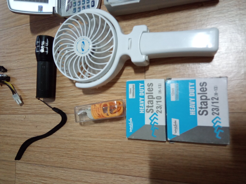 블랙박스 스마트폰 컴퓨터 자전거 부품 스피커 형광등 호루라기 선풍기 충전