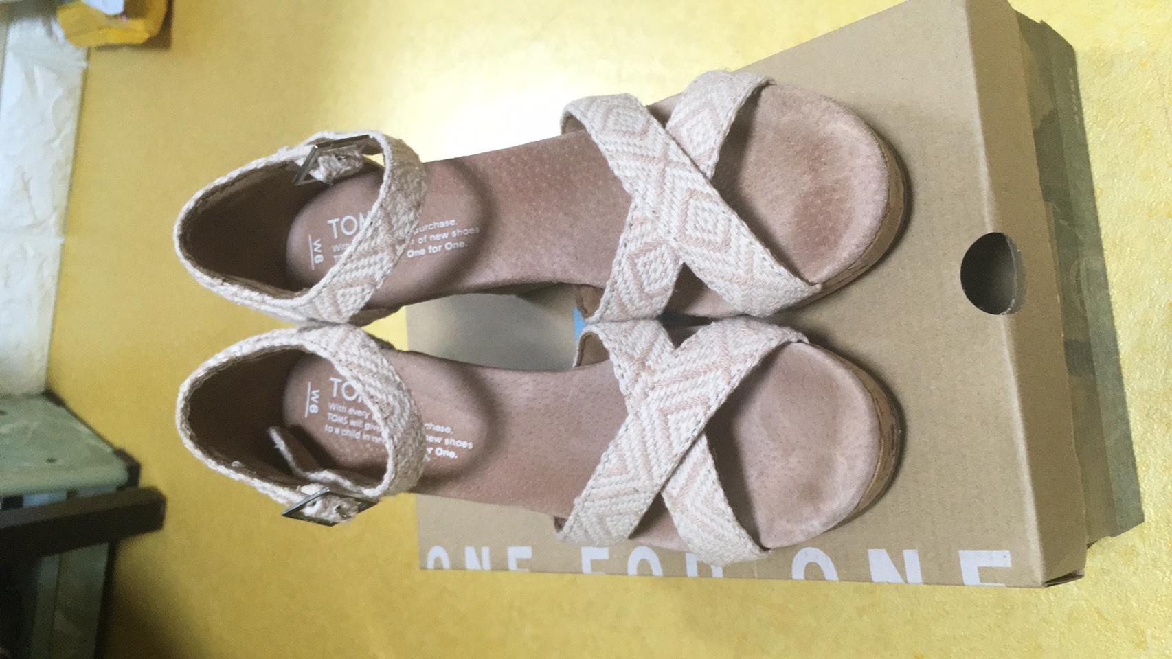 정품 탐스 웨지힐