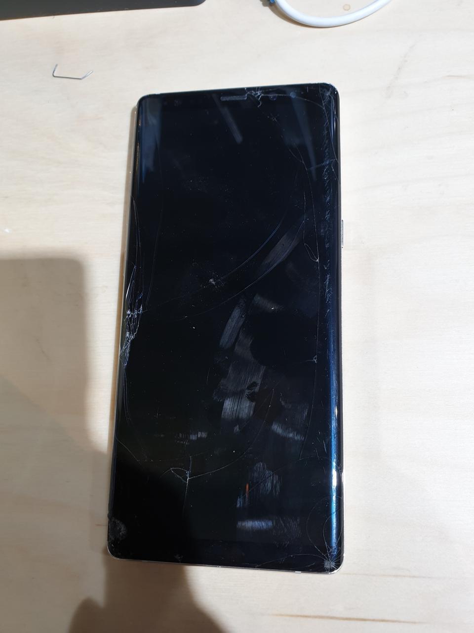 삼성 갤럭시 노트8 64G 액정 파손제품 팝니다.