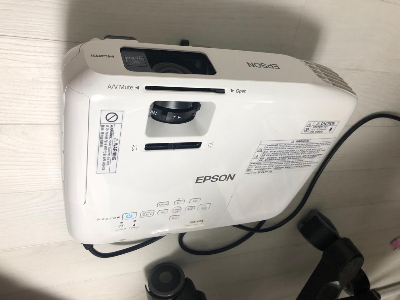 Epson eb-x24 프로젝터