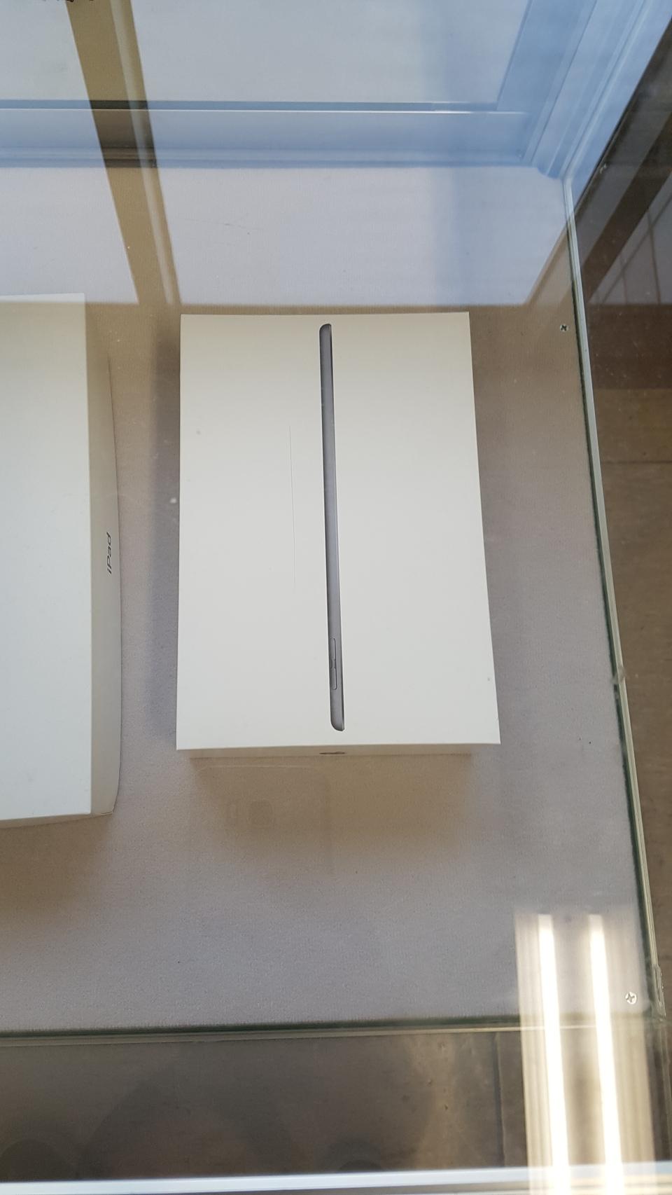 아이패드 미니 5세대 케이스입니다