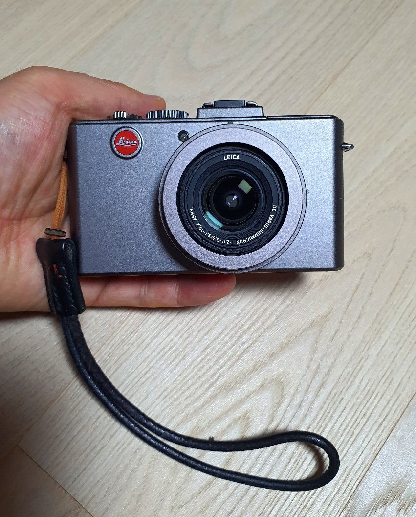 라이카 D-LUX 5 플레티늄 에디션 양도합니다.