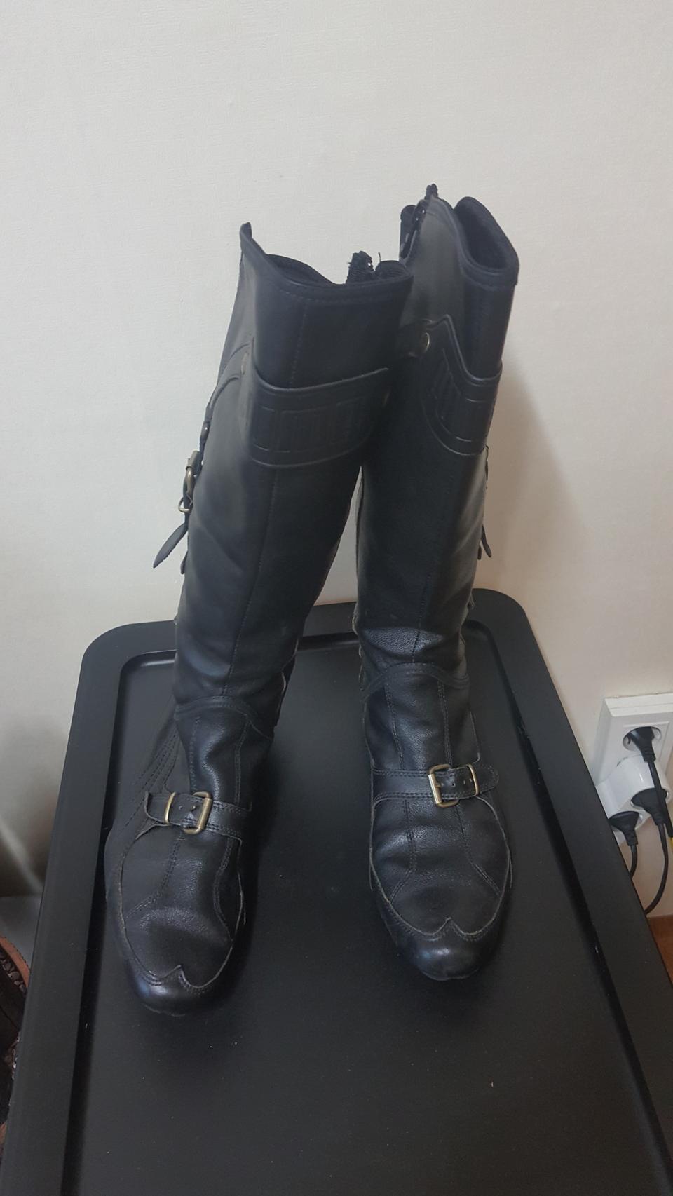 PUMA정품. 여성 소가죽부츠.