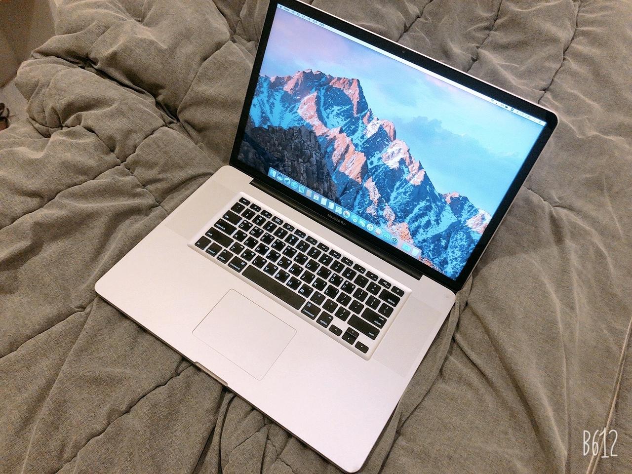 애플 17인치 맥북 2011 CTO