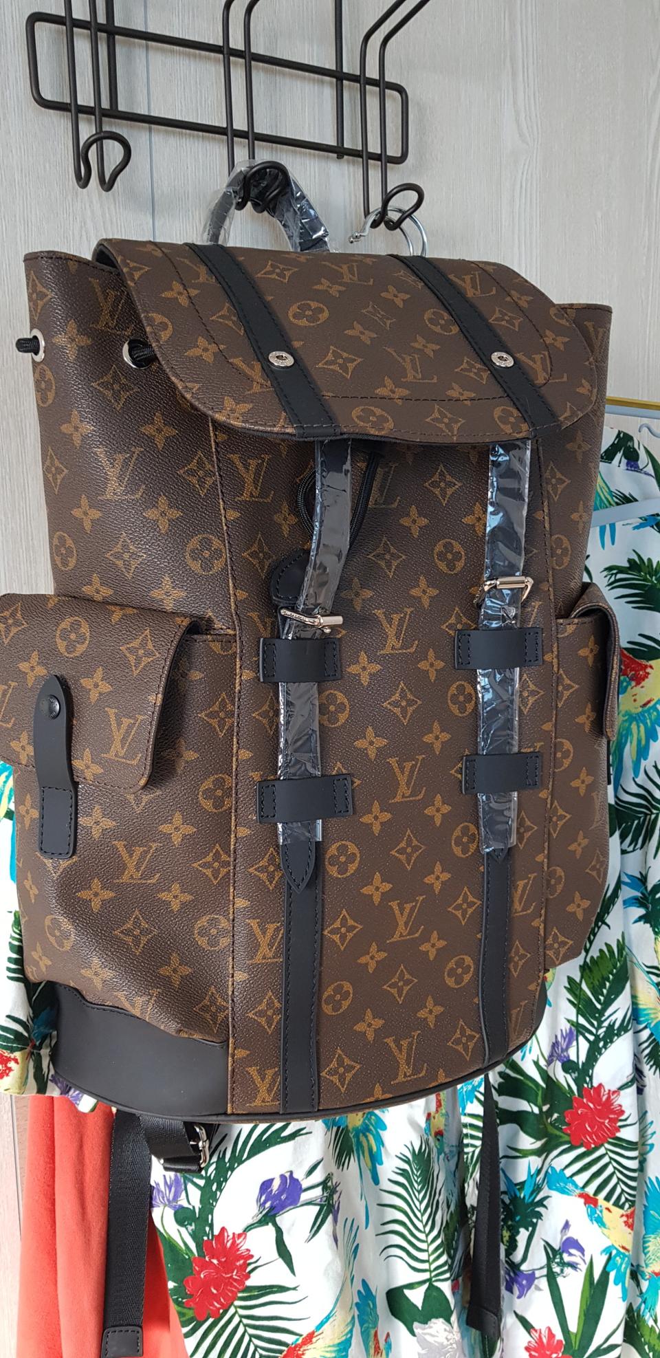 루이 크리스토퍼 백팩 개간지 아이템