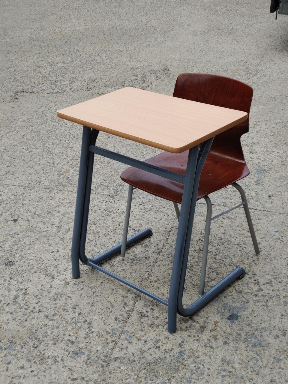 학원책걸상 판매합니다.