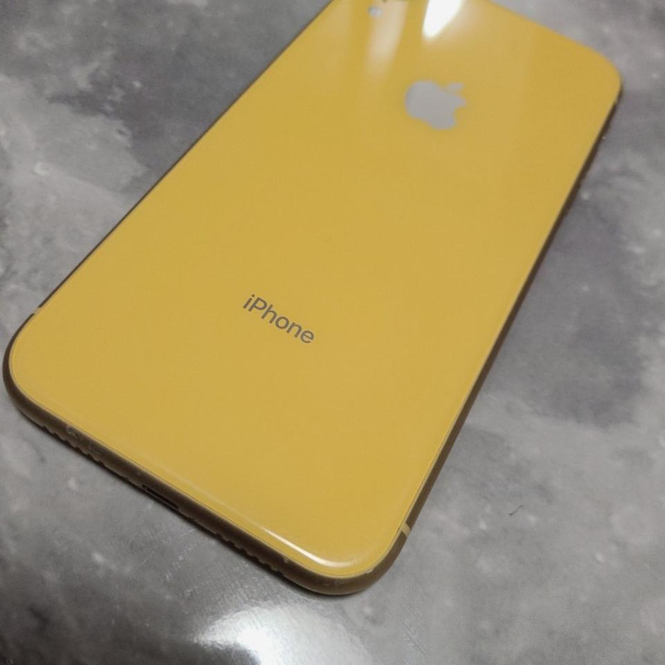아이폰XR 노랑 64기가 처분합니다. 상태 A급 베터리 91프로 대전 직거래 헬로페이 가능
