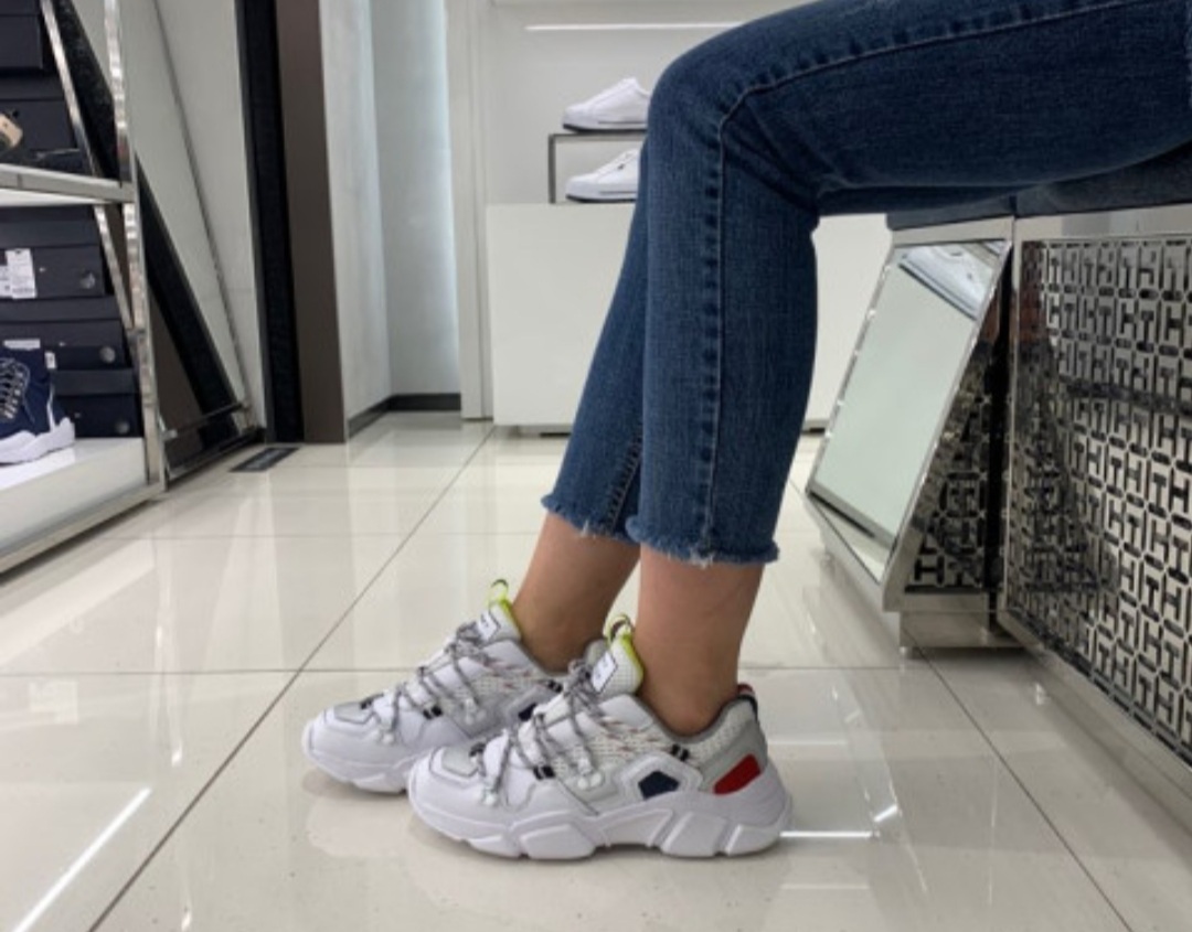 타미힐피거운동화정품240