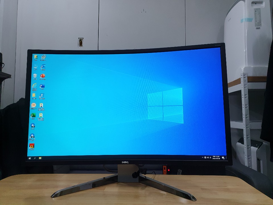 BenQ 32인치 커브드 고급 모니터 저렴하게 판매합니다