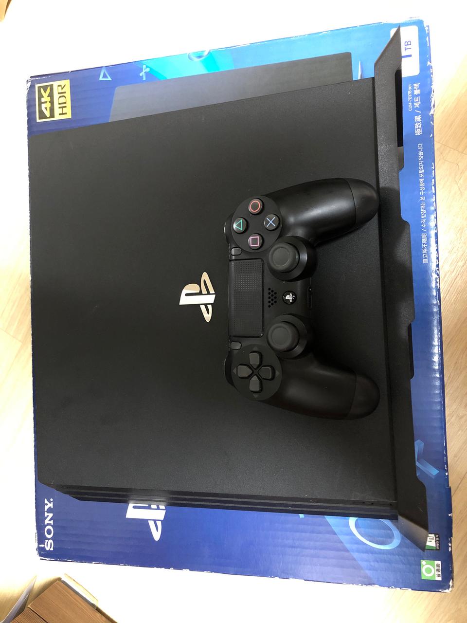 플스4 프로 판매합니다