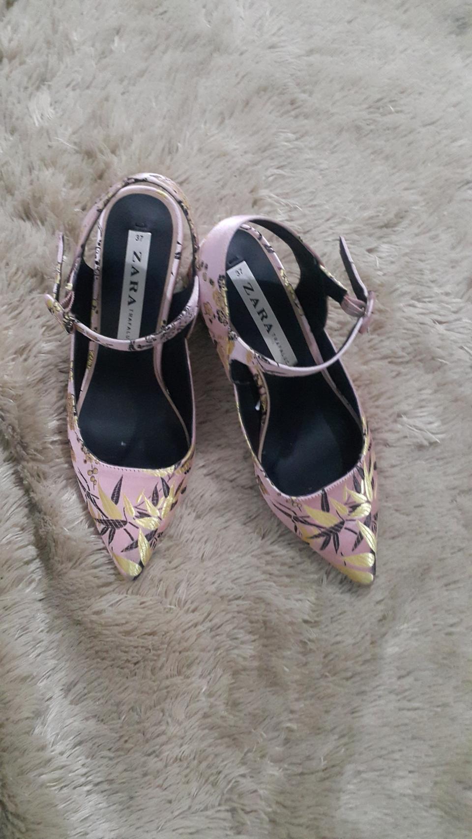 (중고)자라 자수구두