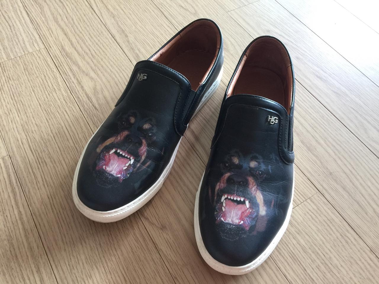 지방시 로트와일러 슬립온