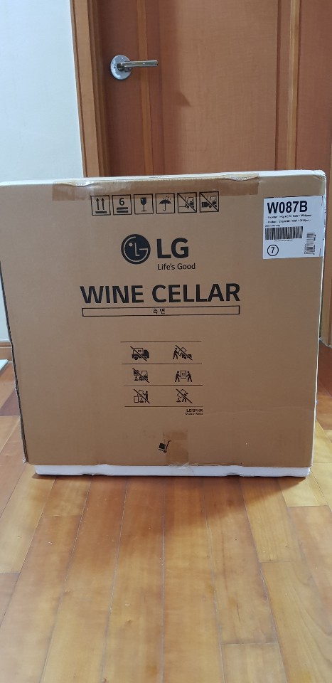 엘지 W087N 와인냉장고 팝니다