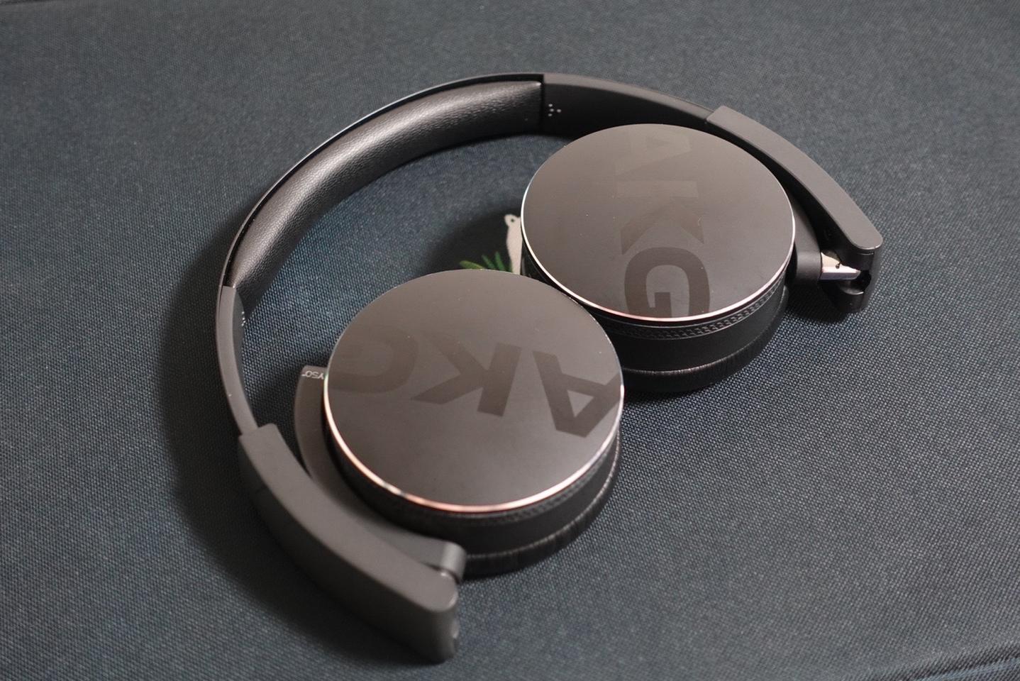 AKG Y50BT 헤드폰 판매합니다!