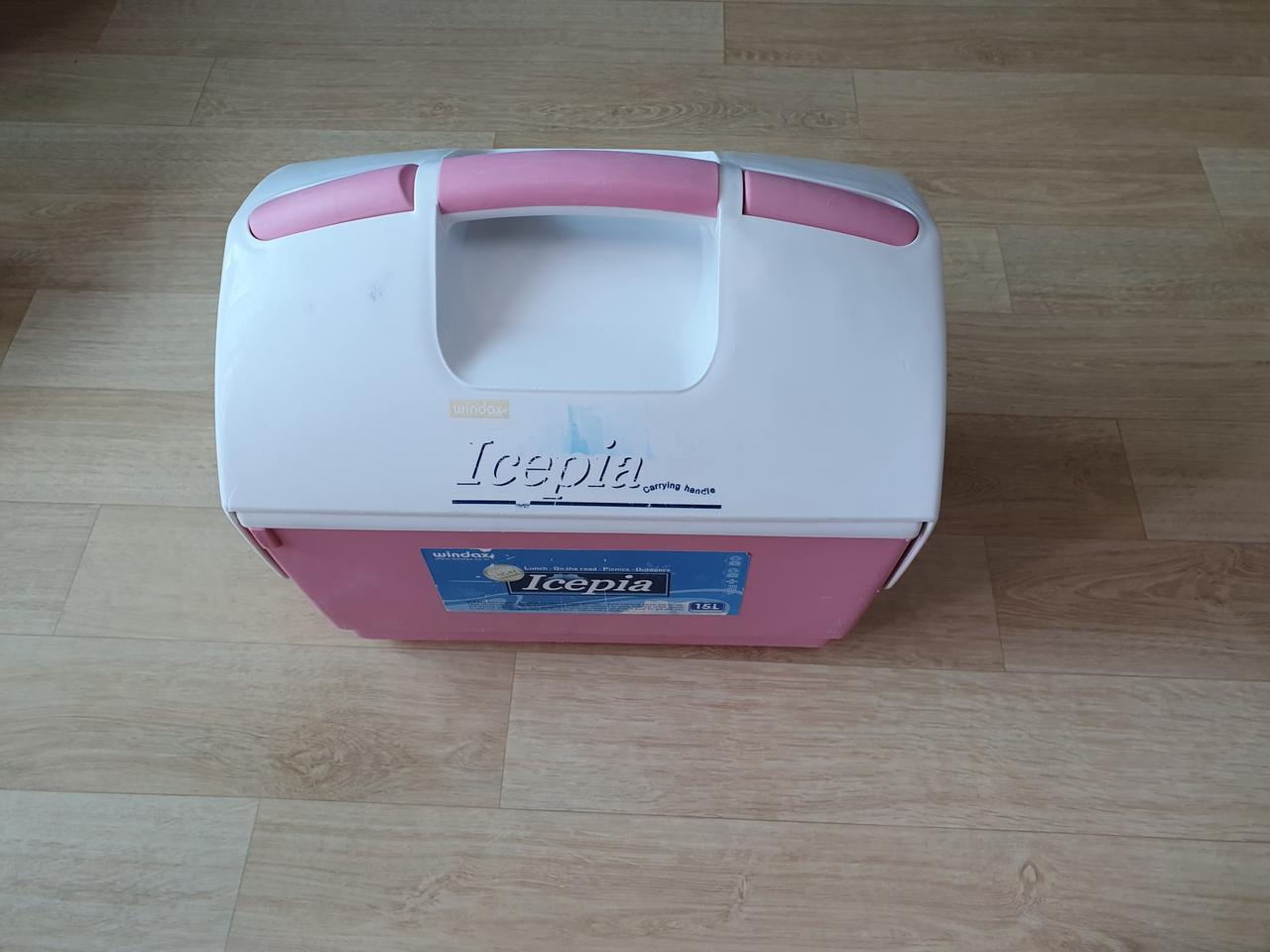 아이스박스 15리터 팝니다.