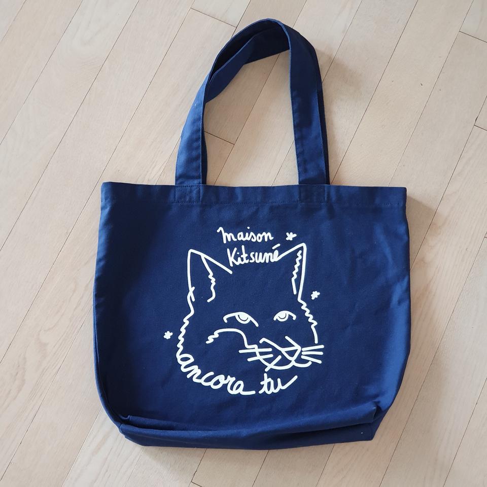 메종키츠네 에코백 네이비