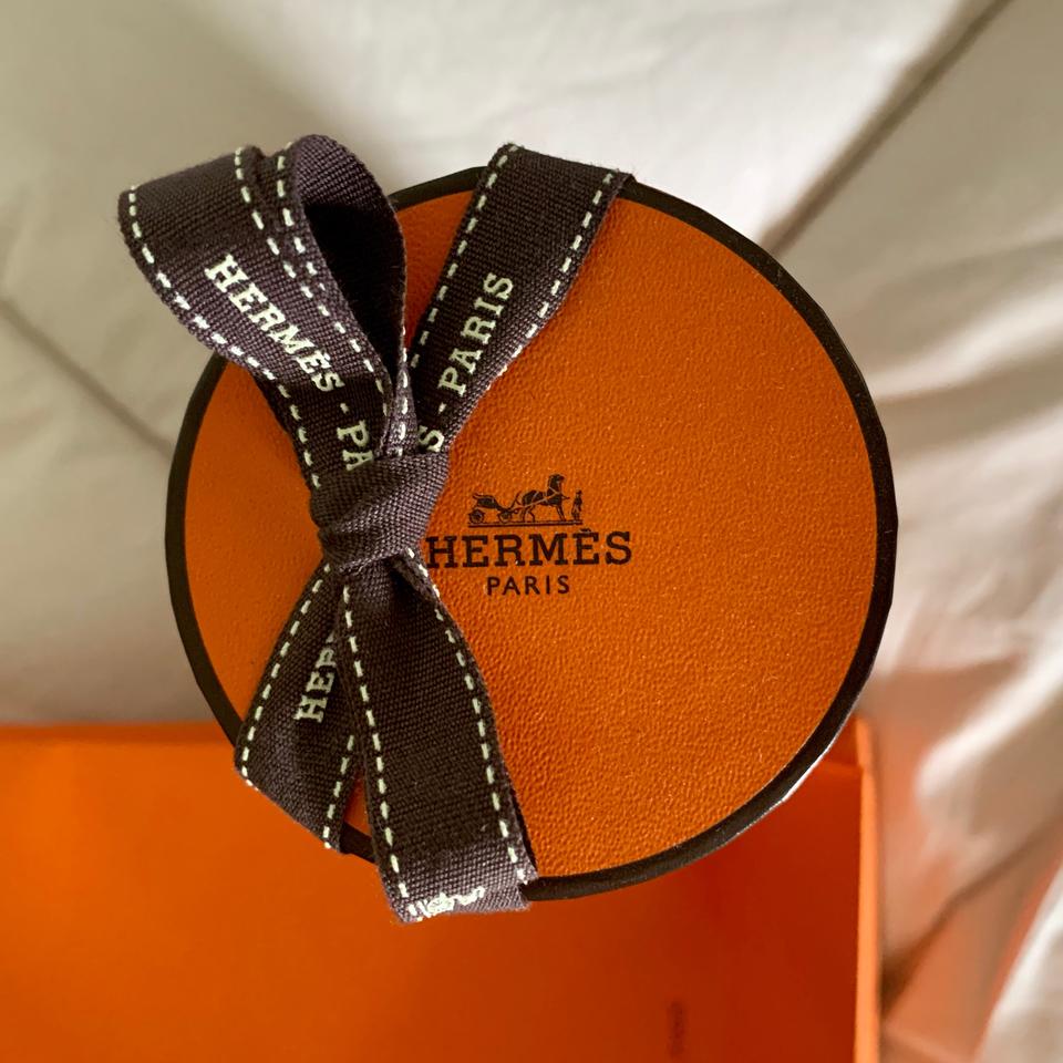 정품 에르메스 스카프 90 팔아요. 쁘띠아님! 머플러로 사용 가능 트윌리로 사용 가능
