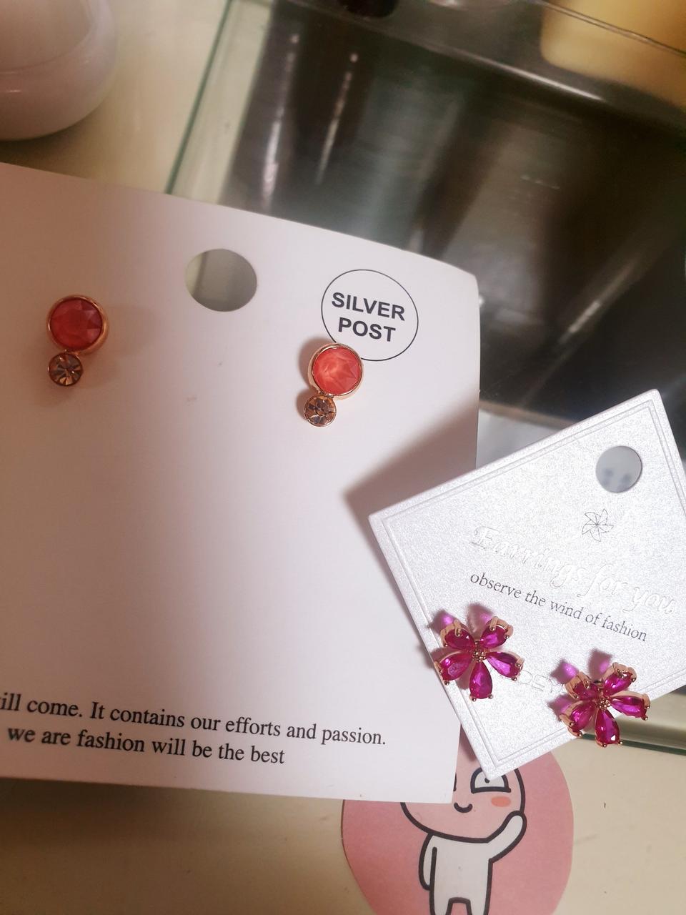 실버침 유색귀고리  두개 드림♡