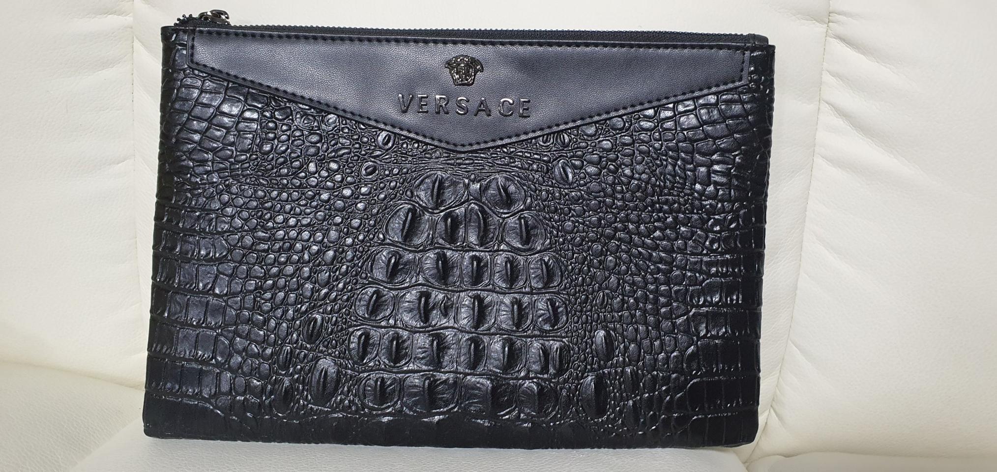 베르사체 악어가죽 클러치백 가격다운