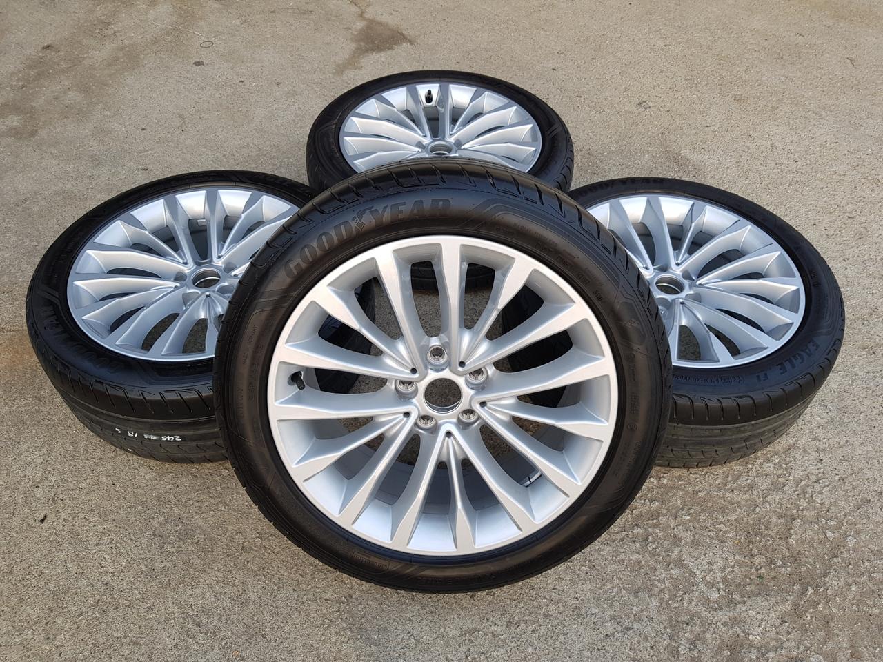 BMW G30 럭셔리 순정 18인치 휠타이어 판매합니다~