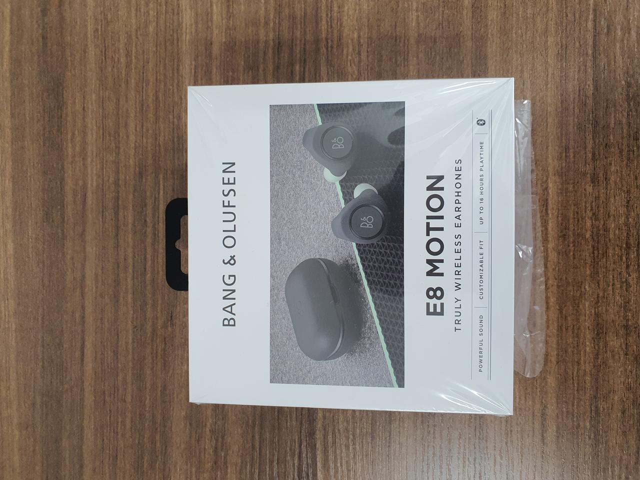 뱅앤올룹슨 E8 2.0 모션 그래파이트 색상 코오롱정품 새상품 판매
