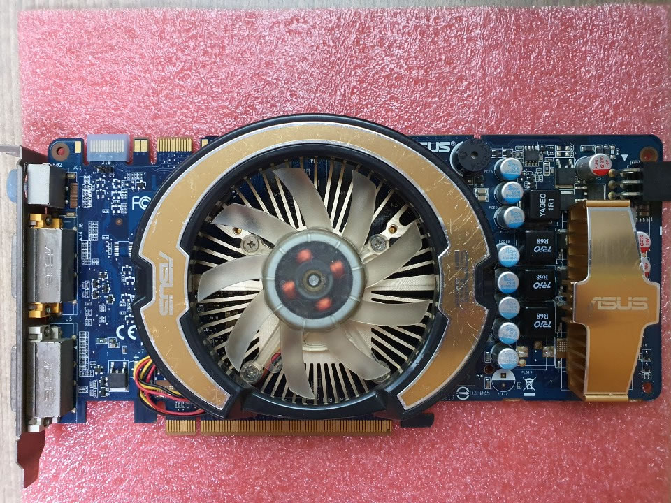 아수스  9800GT 그래픽카드 팝니다.