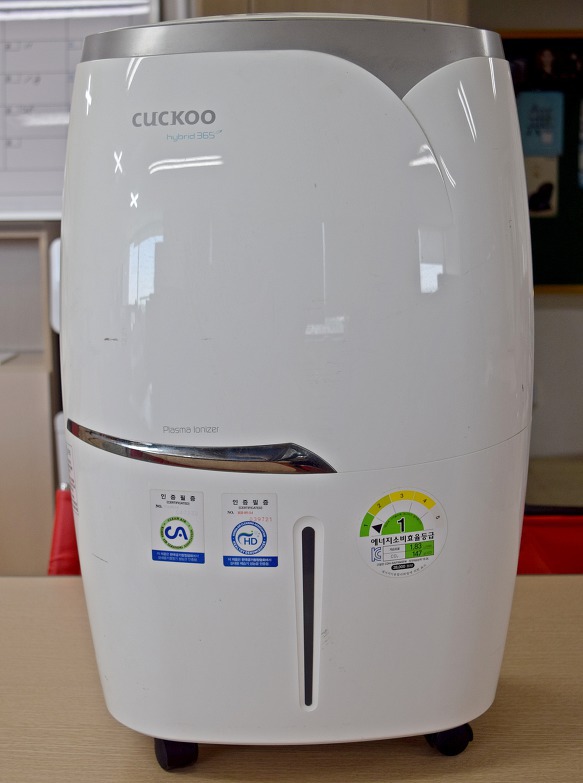 미개봉/새제품  쿠쿠공기청정제습기 팝니다