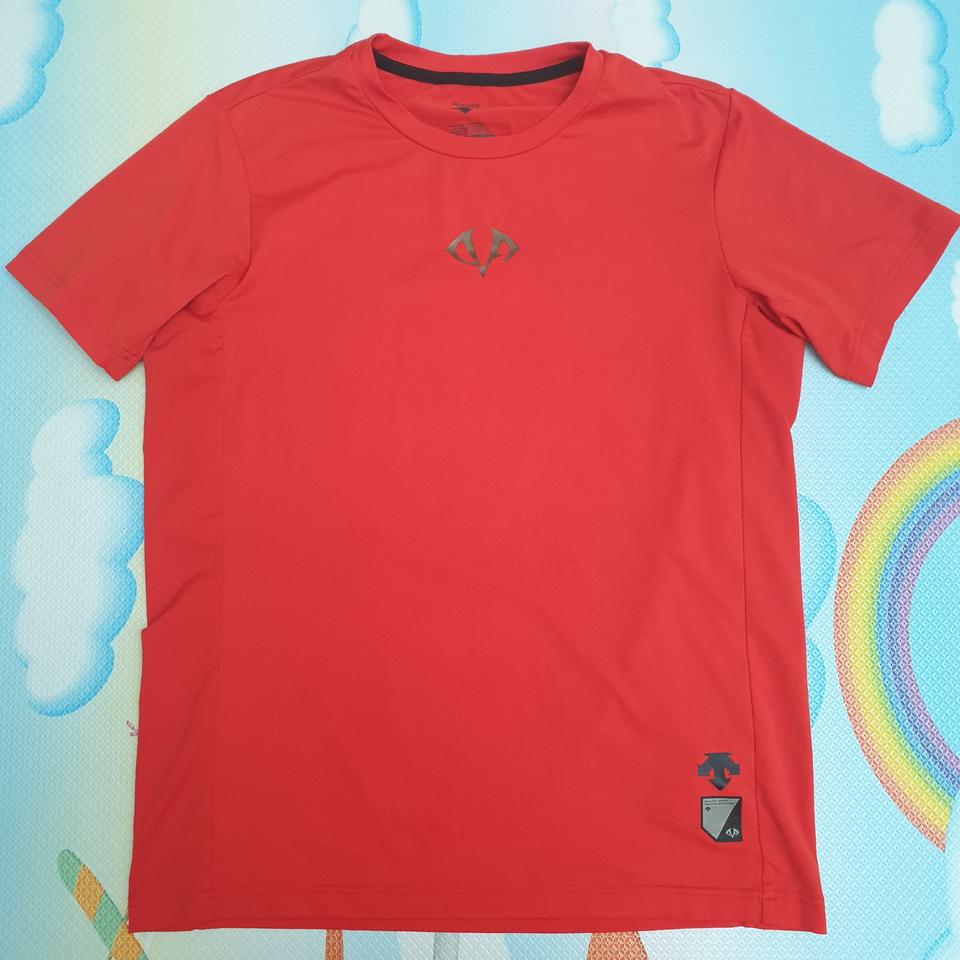 데상트 남성 반팔 라운드 티셔츠 사이즈 95